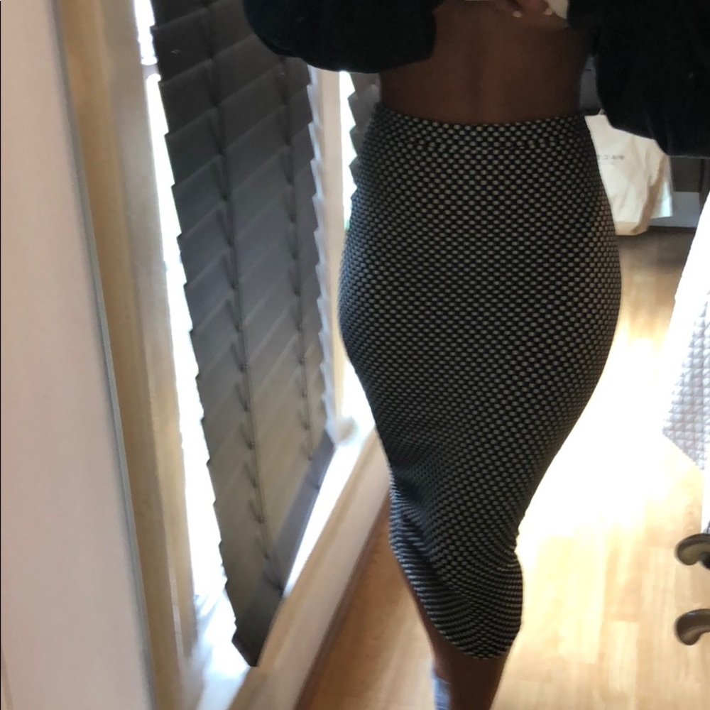 Slim fit pencil skirt